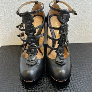 Beautiful LAMB Mary Jane pumps.